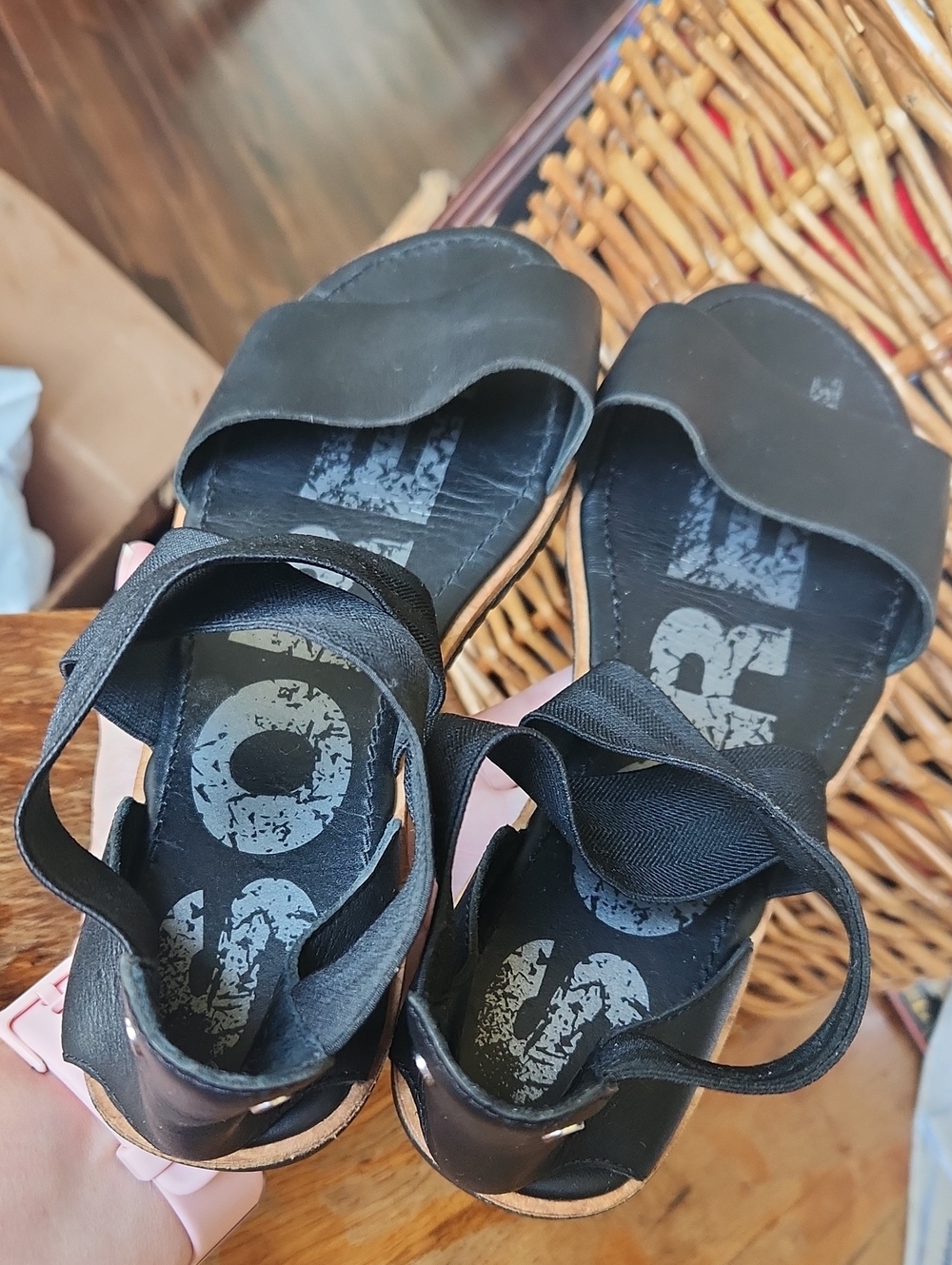 Sorel sz 9.5 Leather Stretch Sandals Strappy Gladiator Black Flats - Picture 8 of 11